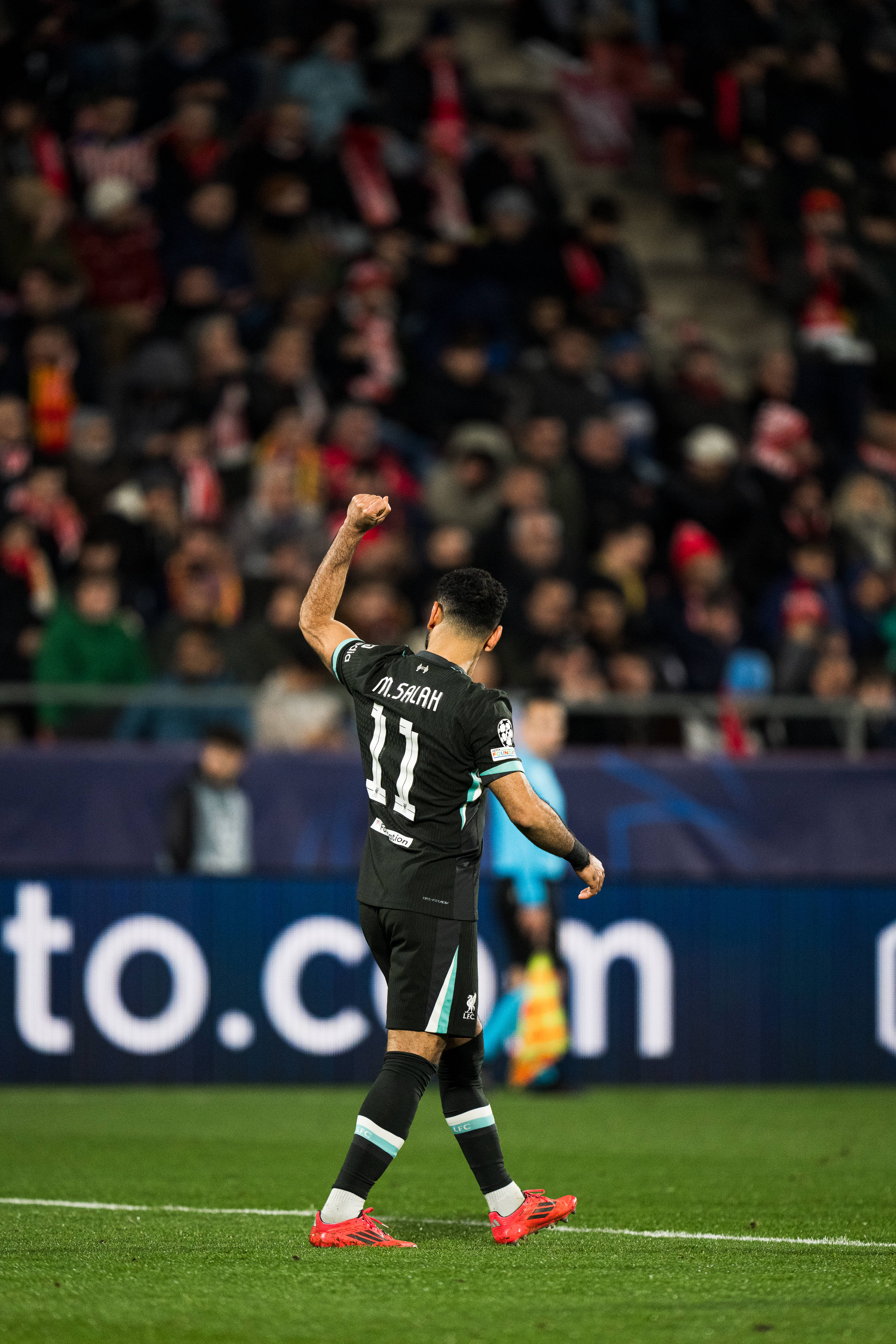 皇马豪取联赛八连胜，继续领跑积分