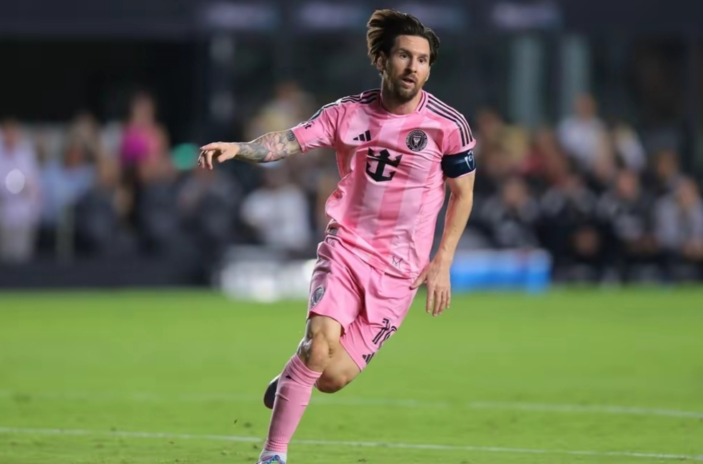 梅西率领巴萨全胜，雄霸联赛榜首