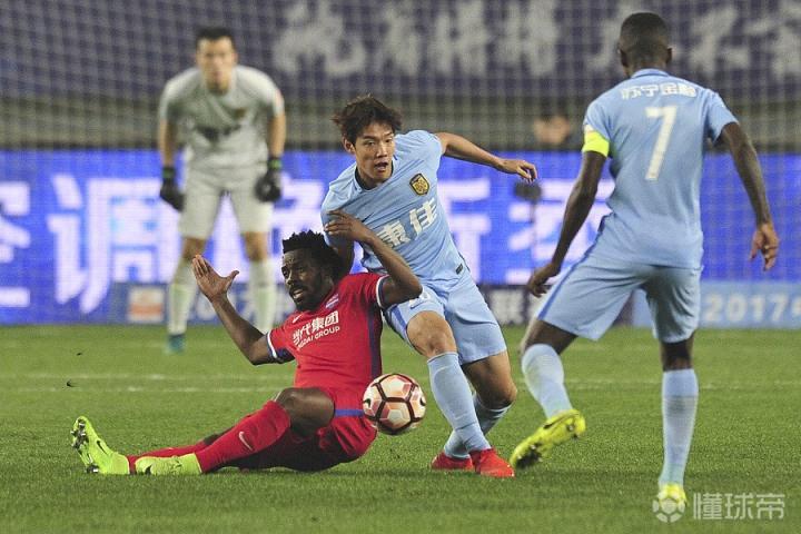 包含苏宁客场大胜重庆力帆，稳稳坐稳积分榜前列的词条