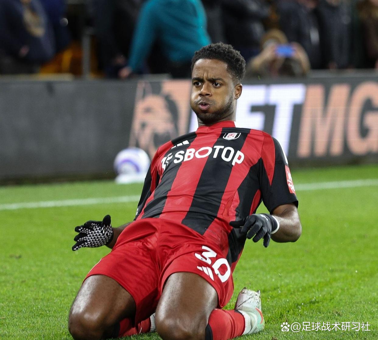 华狼队主场落败富勒姆，士气重创