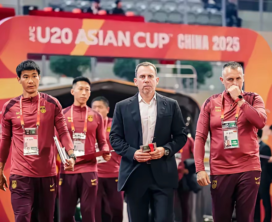 英格兰足球俱乐部签约新球员,实力再升级 英格兰足球俱乐部签约新球员,实力再升级