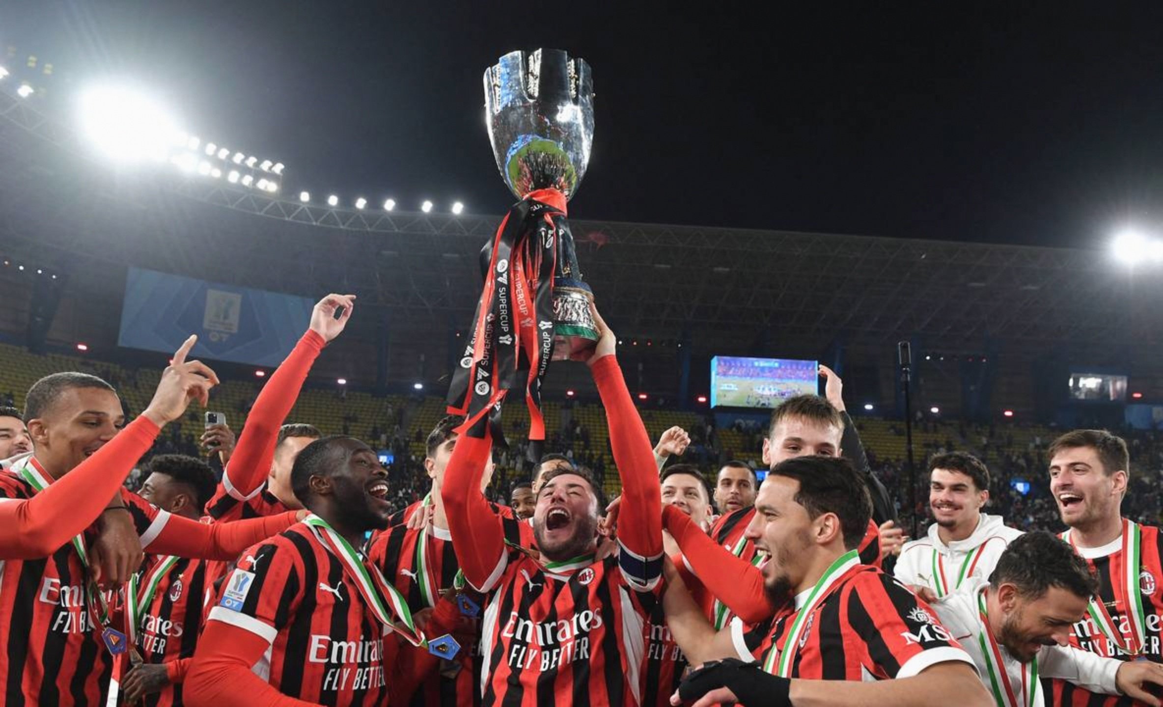 关于AC米兰中后卫受伤，可能缺席接下来的几场比赛的信息