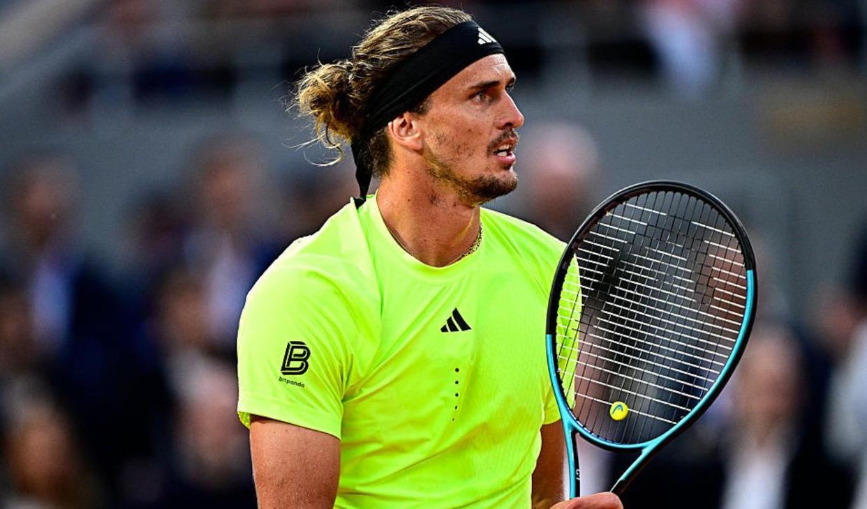 包含法国网球队绝地反击世界网球队，兹维列夫打破历史纪录的词条