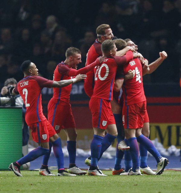 英格兰羽毛球队逆转日本羽毛球队,陶菲克打破历史纪录的简单介绍 英格兰羽毛球队逆转日本羽毛球队,陶菲克打破历史纪录的简单介绍