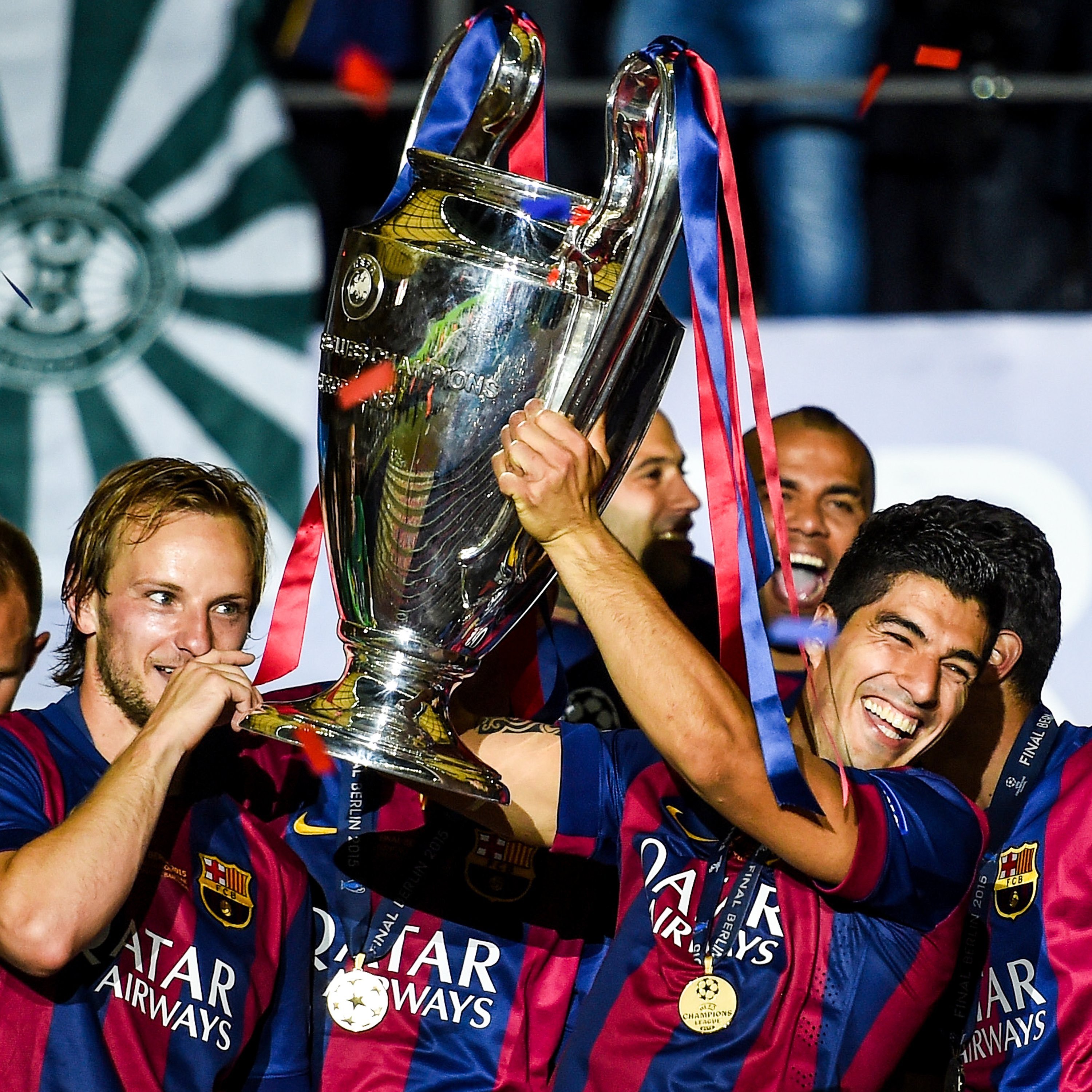 拜仁轻取智利，苏亚雷斯惊艳世界的简单介绍