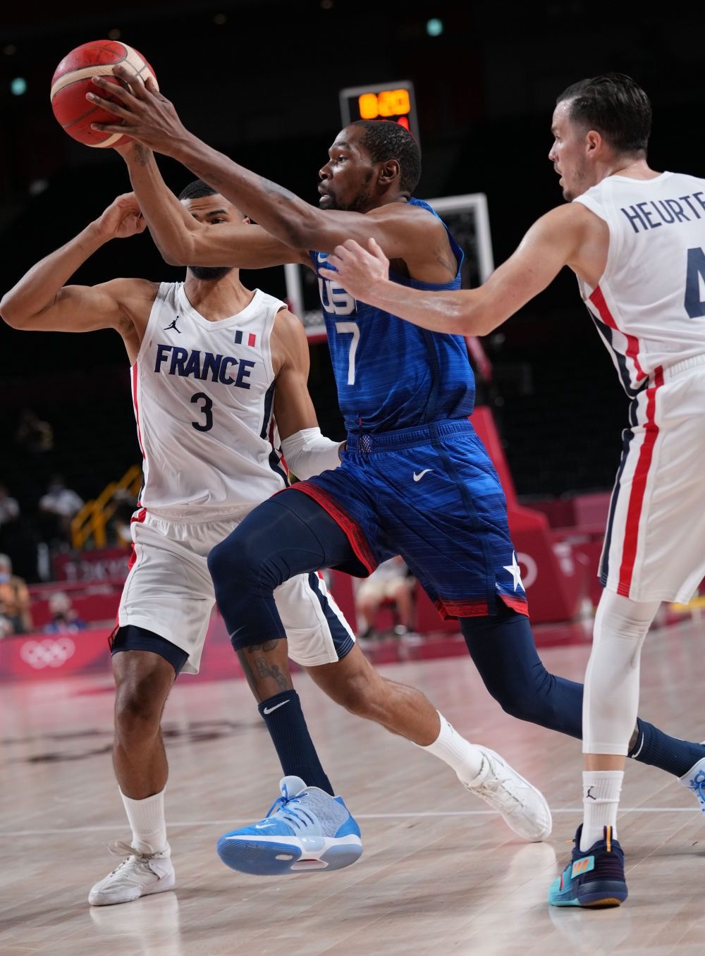 日本队翻盘法国队，奥恰洛夫惊艳四座的简单介绍