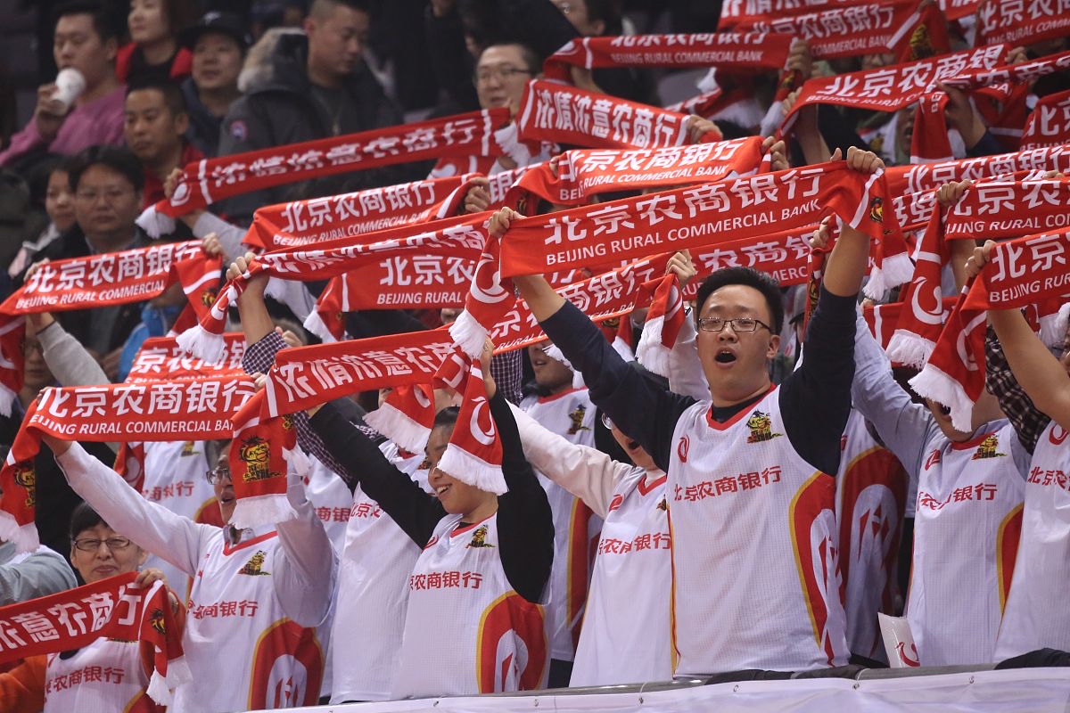 队员情怀投入，为球队带来胜利的惊喜