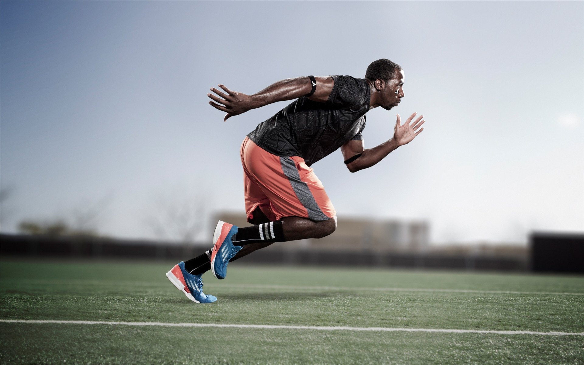 赛道与球场的双重奏，当F1年度争冠焦点战遇上马刺末节风暴