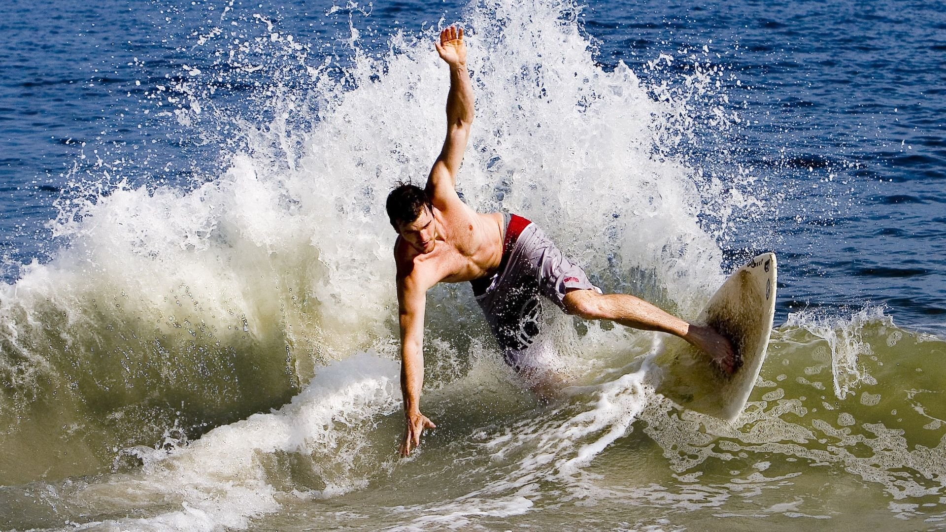 哈利伯顿的魔法时刻，当爵士的铜墙铁壁遇上关键先生的致命一击