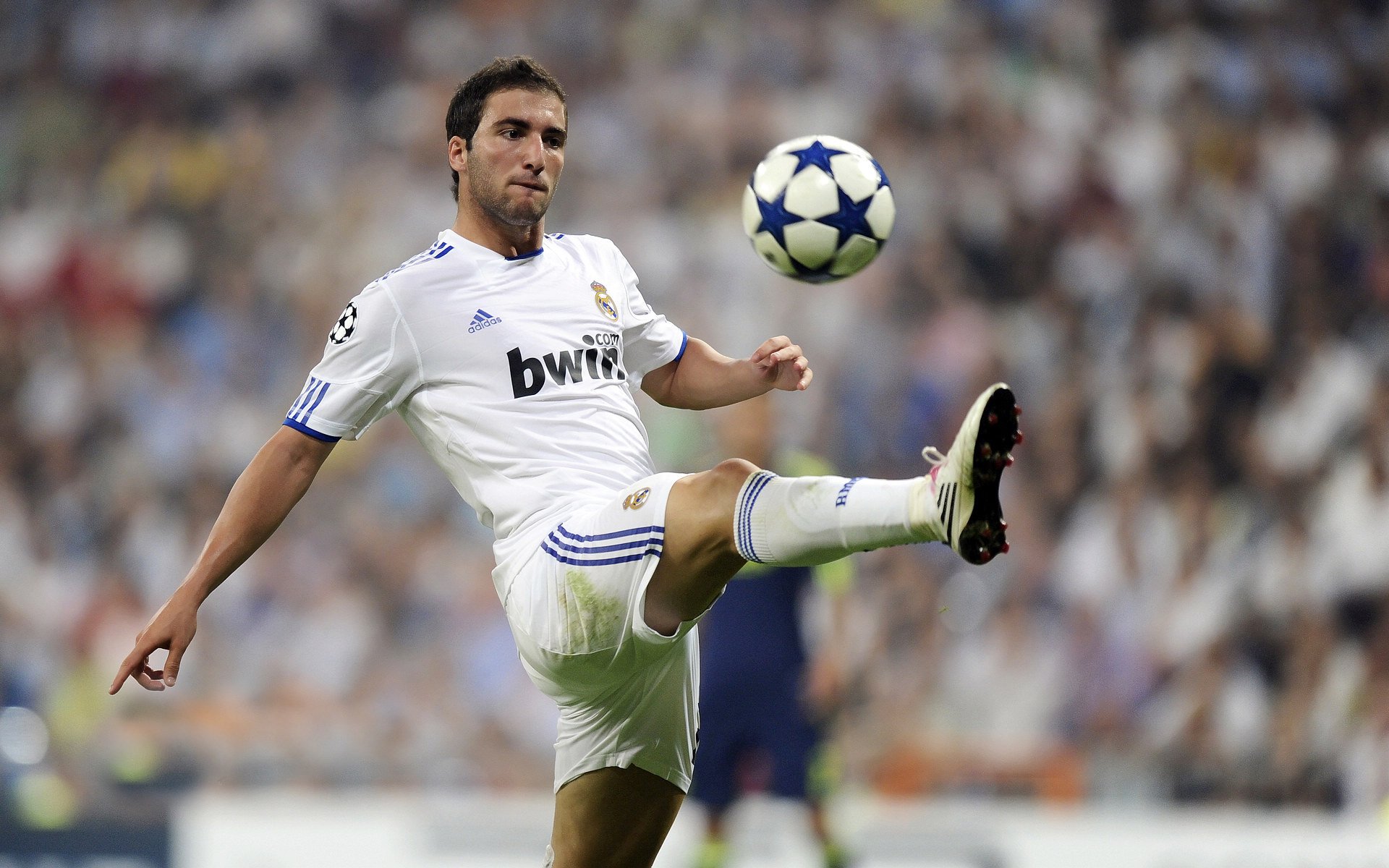 乌克兰横扫瑞士，坎特扛起全队的背后，是战术纪律与民族意志的胜利